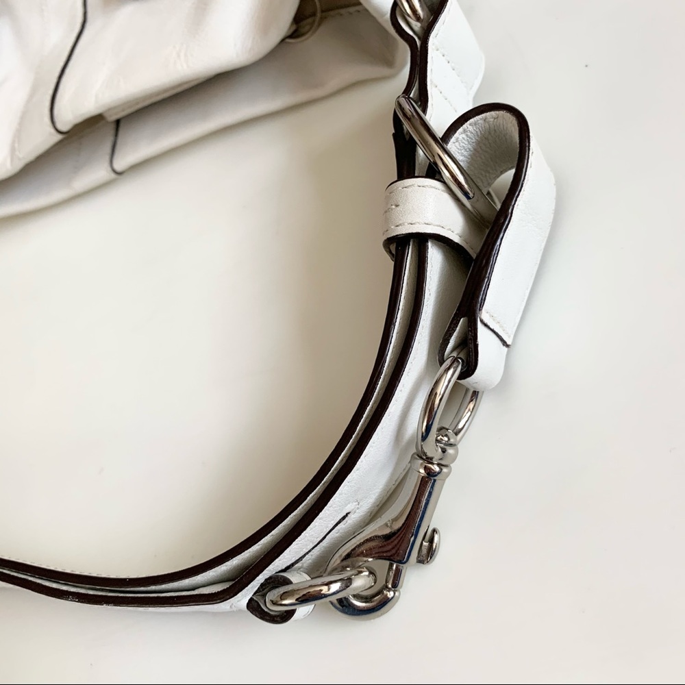 White Leather coach buckle shoulder bag - Picture 10 of 15
